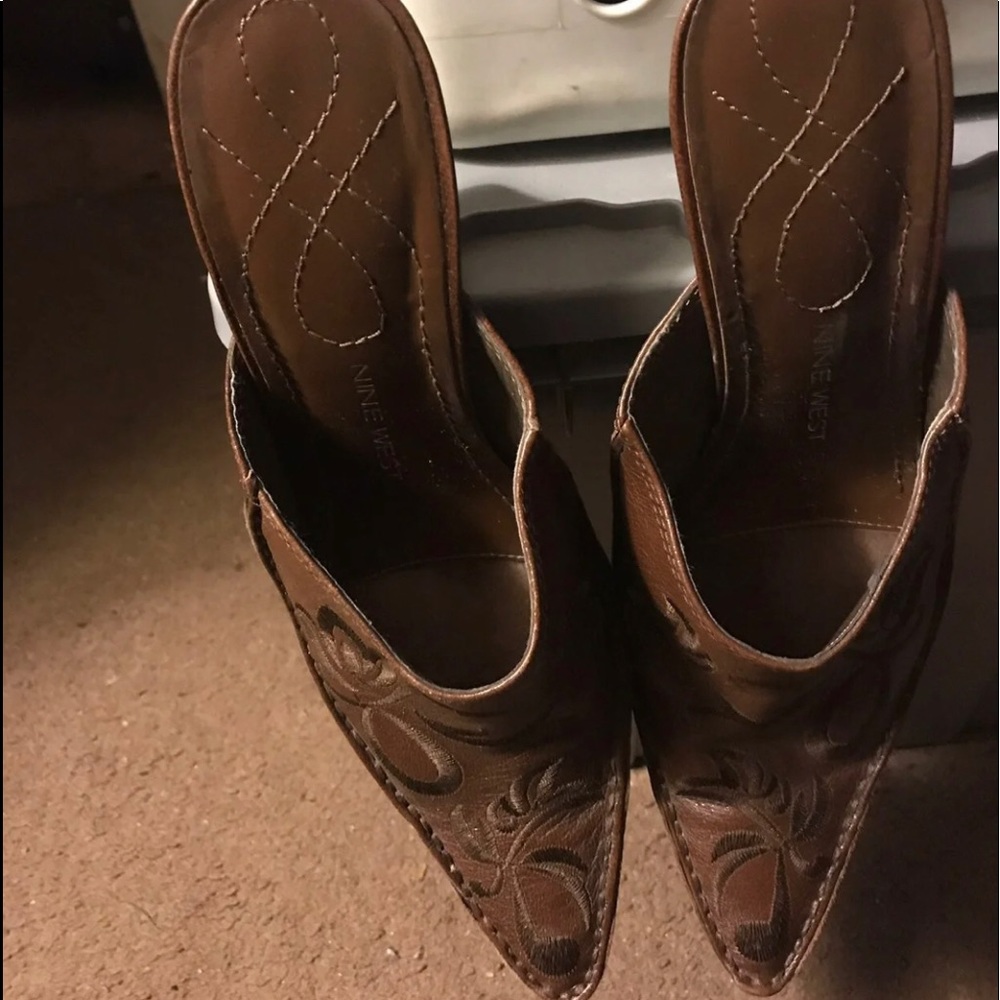 Nine West pointy toed slip on’s